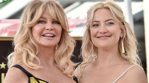 is kate hudson goldie hawn's daughter|who is goldie hawn's daughter.